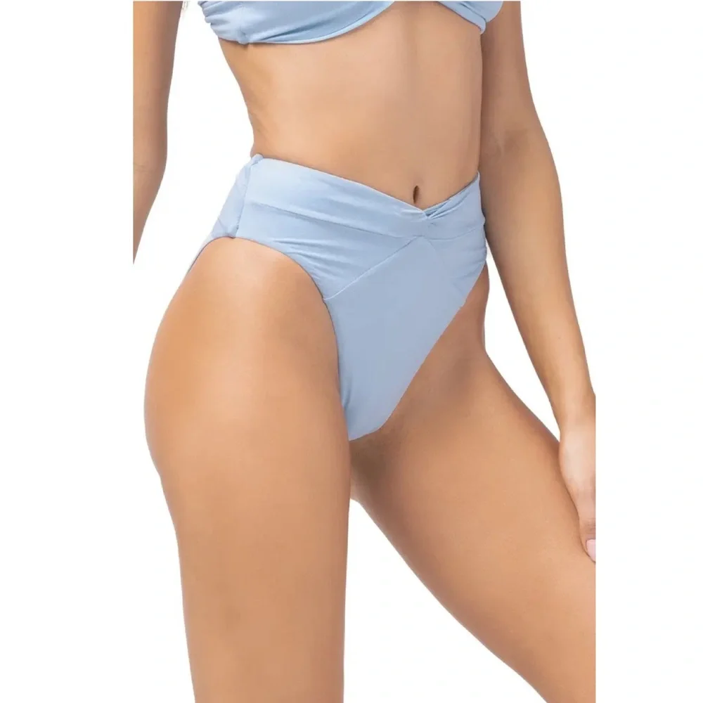 NWT💕L*SPACE Shimmer Ringo Bikini Top & Nancy Lee Bitsy Swim Bottoms in Sky Blue